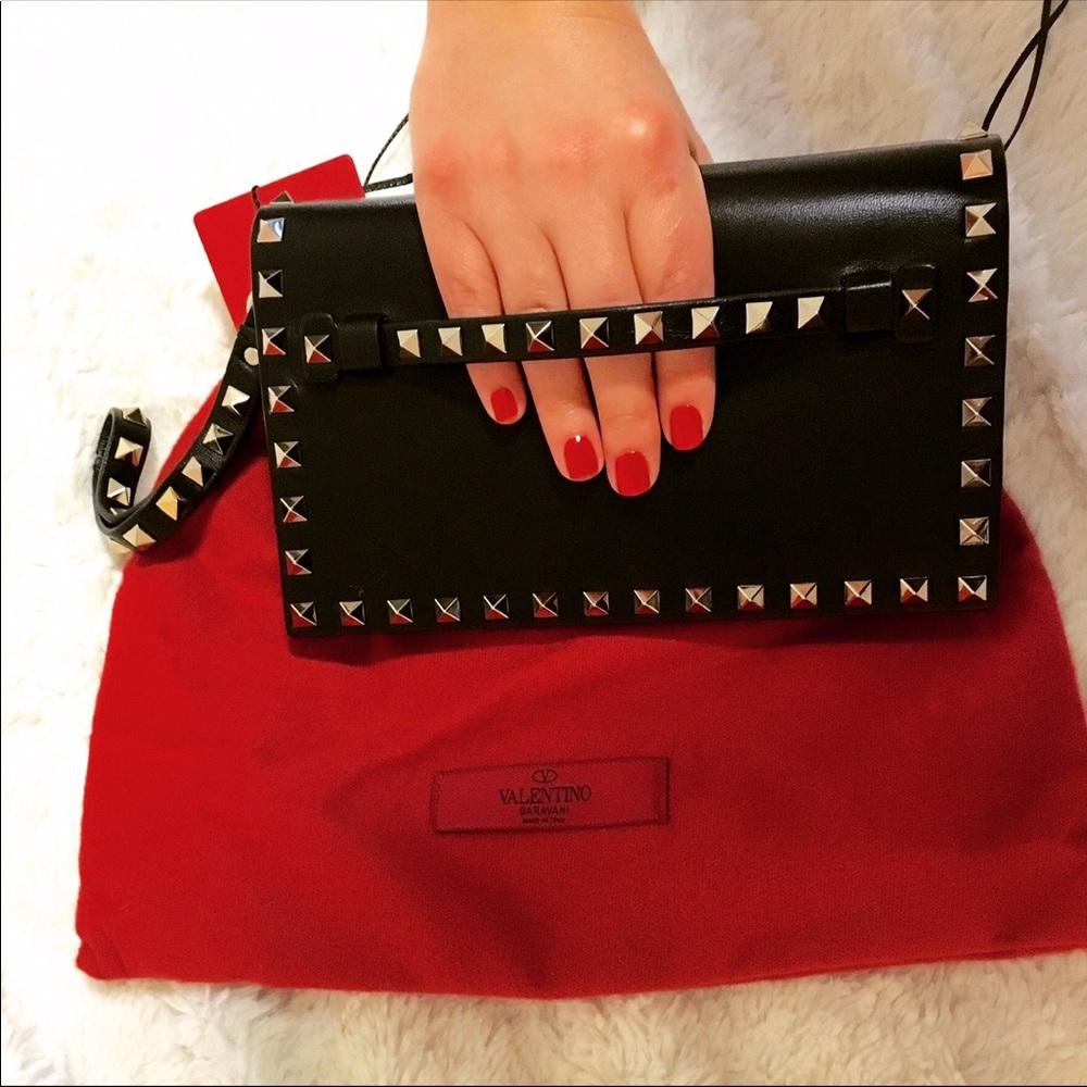 COPY - VALENTINO GARAVANI Rockstud Clutch